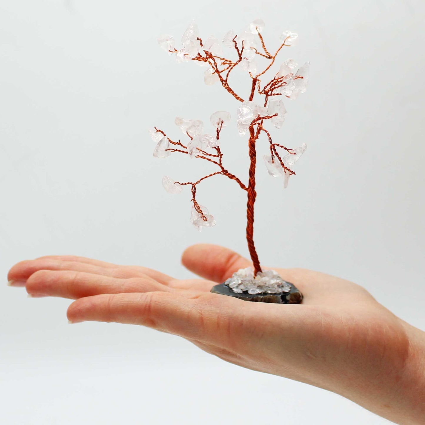 Árbol de Cuarzo de Roca sobre Base de Ágata Negra - 35 Gemas Naturales