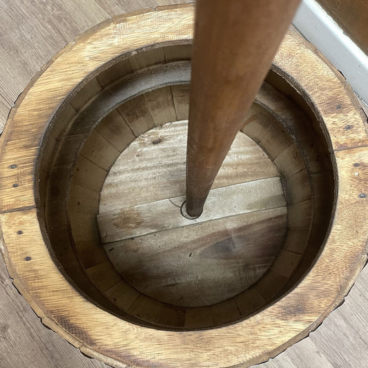 Mesa de barril de cerveza y soporte para parasol – Madera natural 60 x 48,5 cm