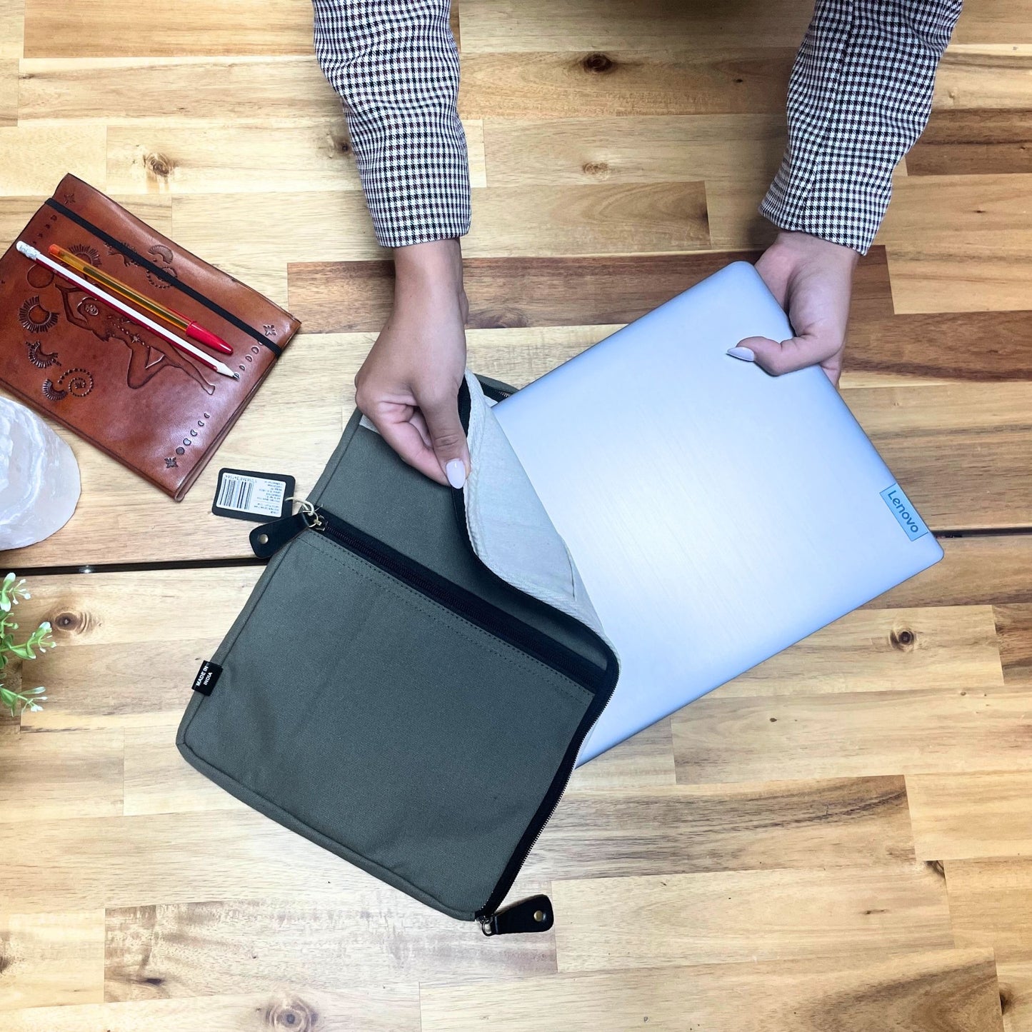 Funda de Lona para Portátil Hope Hare - Oliva