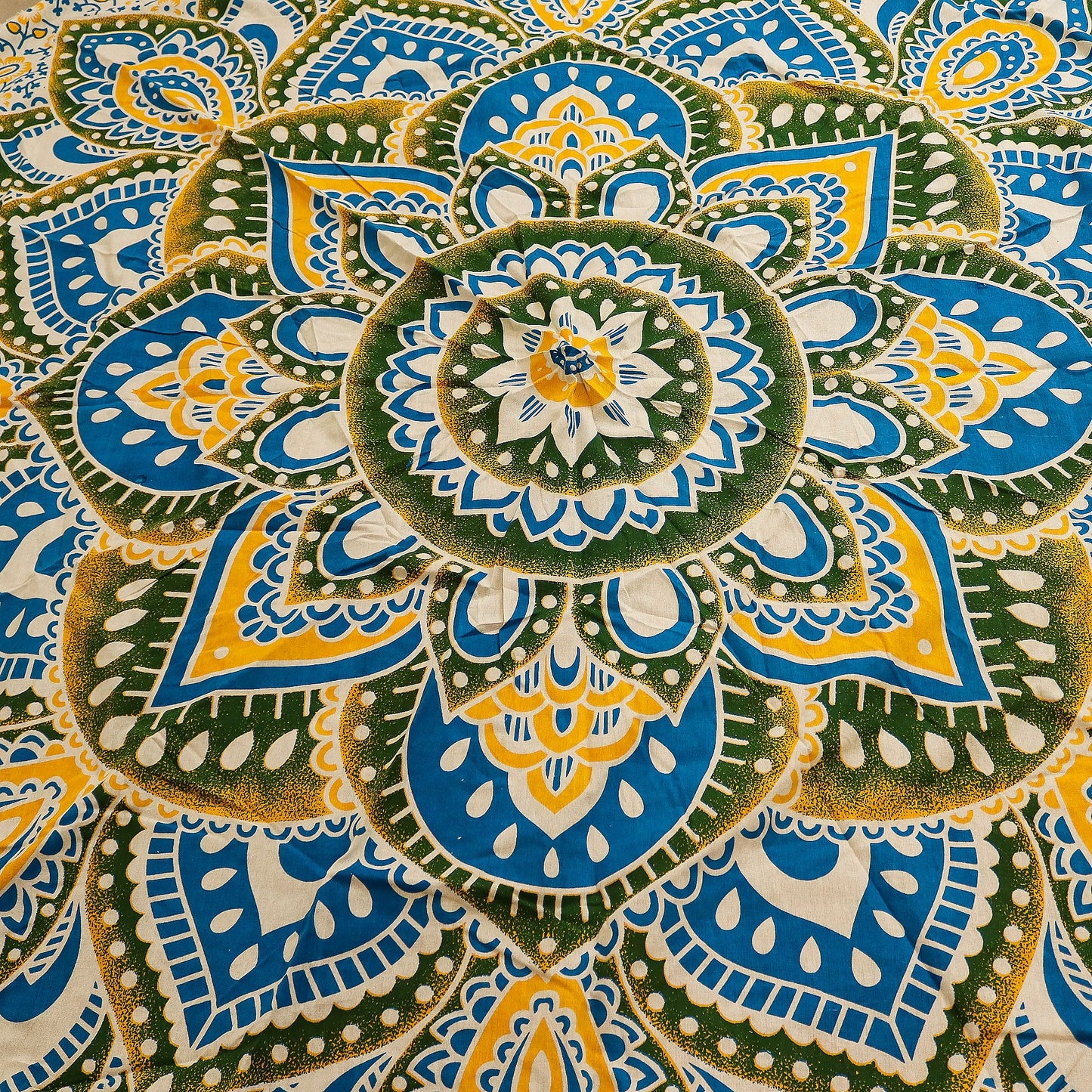 Gran Mandala Redondo de Algodón (180 cm) - Amarillo y Azul