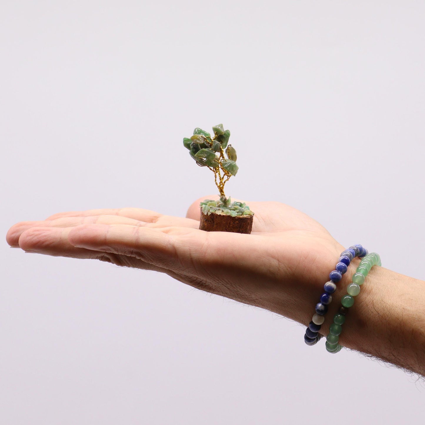 Mini árbol de Aventurina Verde sobre base de madera - 15 Gemas Naturales