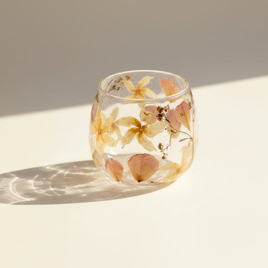 Portavelas de Vidrio con Flores Naturales - Rosa