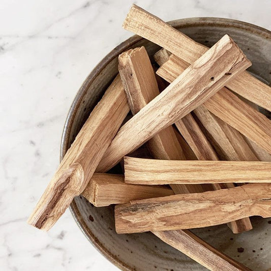 Palo Santo Natural Premium - Madera Aromática Sostenible - 25 g (3-4 Palitos)