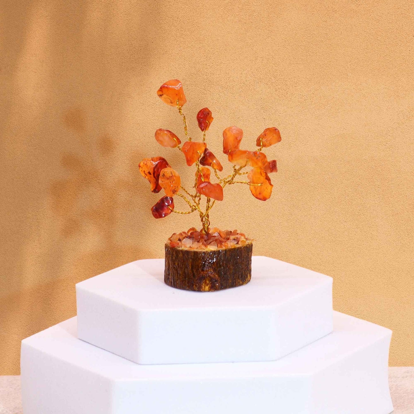 Mini árbol de Cornalina sobre Base de Madera - 15 Gemas Naturales