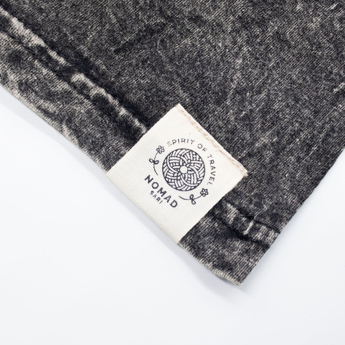Nomad Sari Camiseta de algodón lavado a piedra - Brújula de la vida - Gris carbón - Pequeño