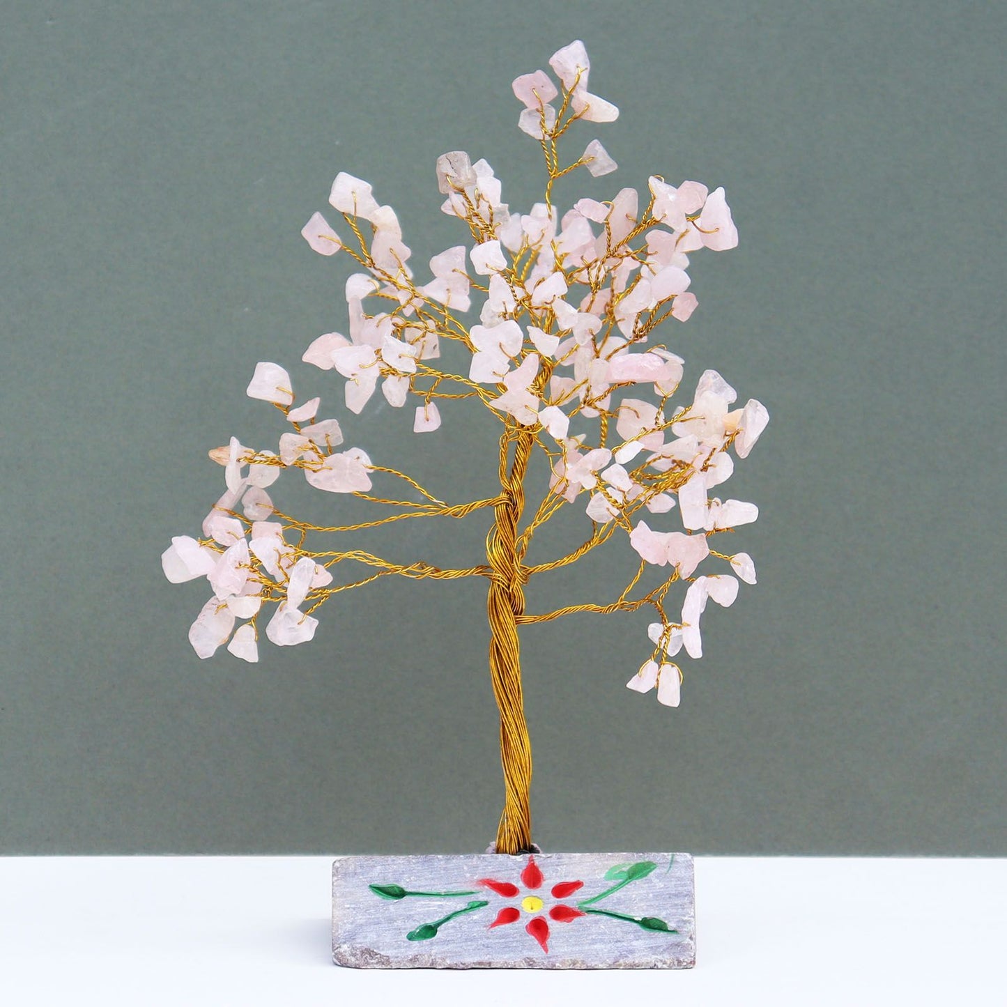 Árbol de Cuarzo Rosa sobre Base de Piedra - 160 Gemas Naturales