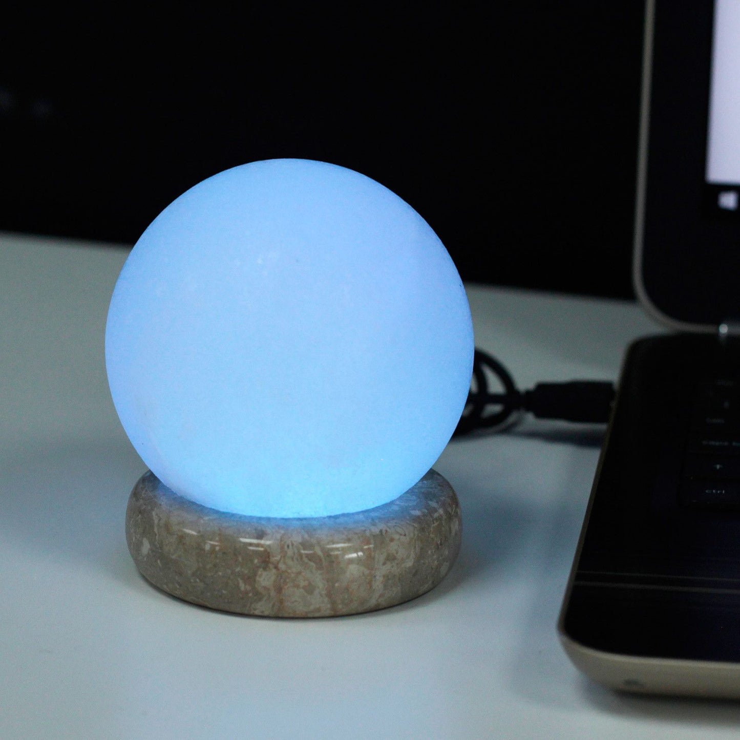 Lámpara de Sal del Himalaya Bola Blanca Multicolor 9cm USB